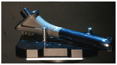  White light raster lines create millions of data points, yielding a three-dimensional point cloud in a few seconds.