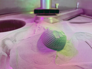 3D printing powder with a pink hue